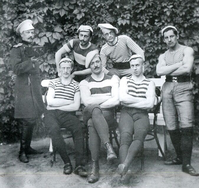 Проводил соревнования и был местом отдыха горожан: золотые времена первого Киевского яхт-клуба. Архивные фото