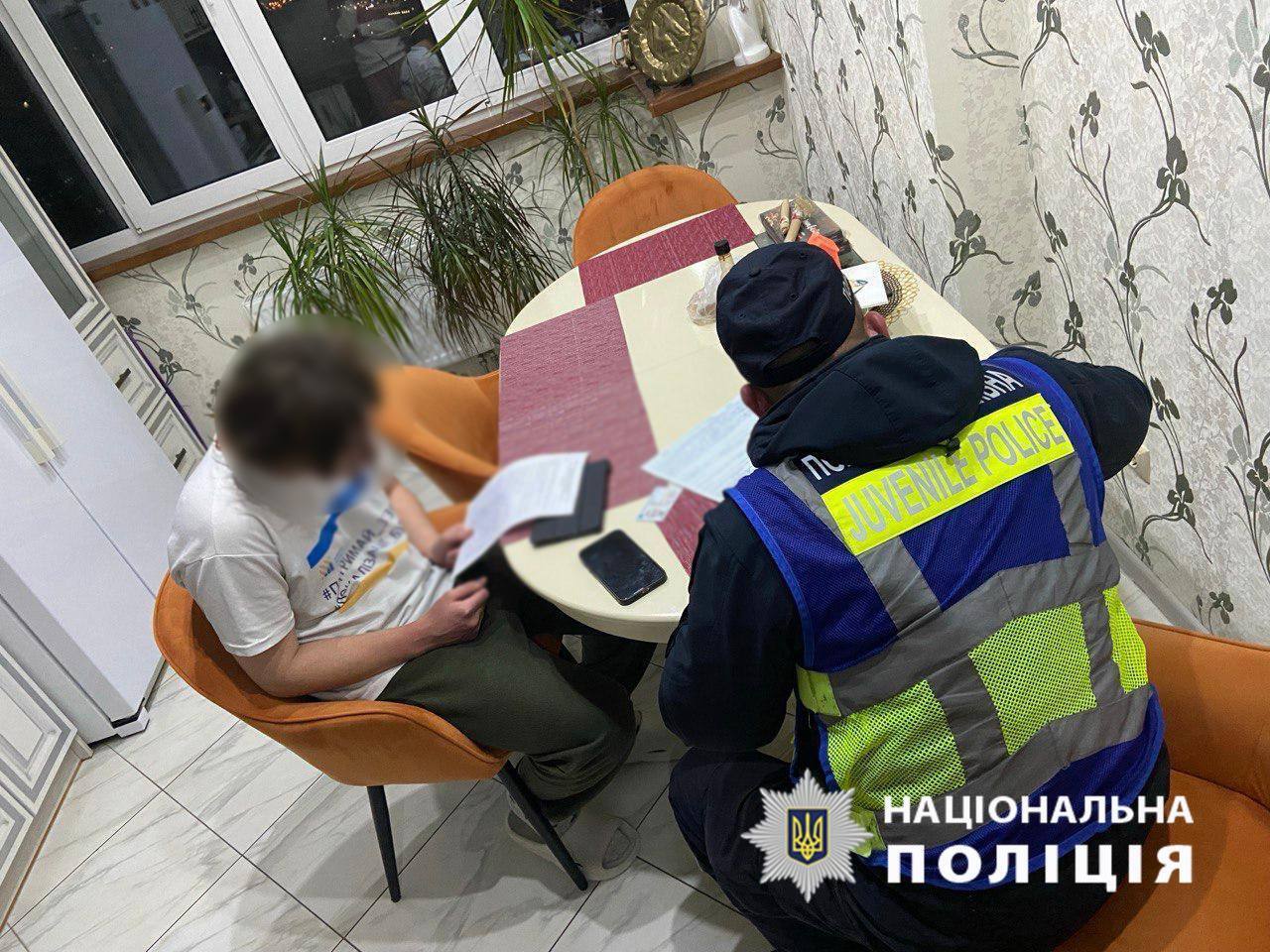 Слухали російську музику на Контрактовій площі Києва в день жорстокої атаки по Сумах: порушників встановили. Фото та відео