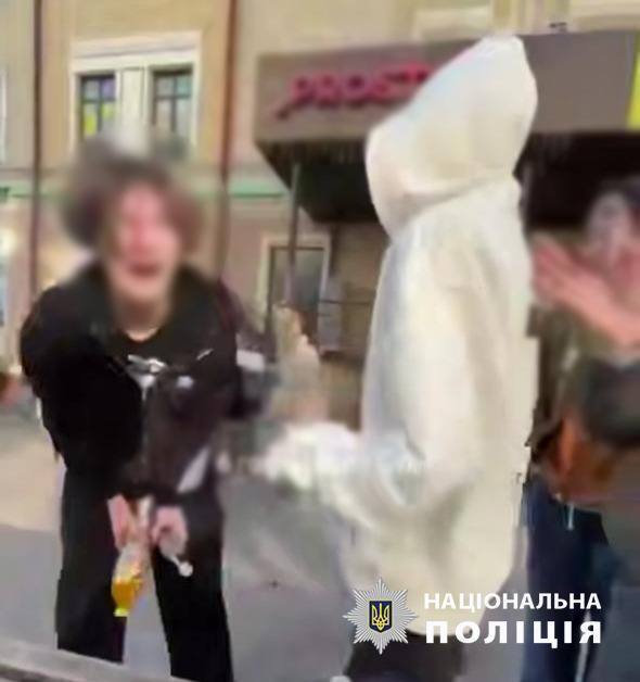 Слухали російську музику на Контрактовій площі Києва в день жорстокої атаки по Сумах: порушників встановили. Фото та відео