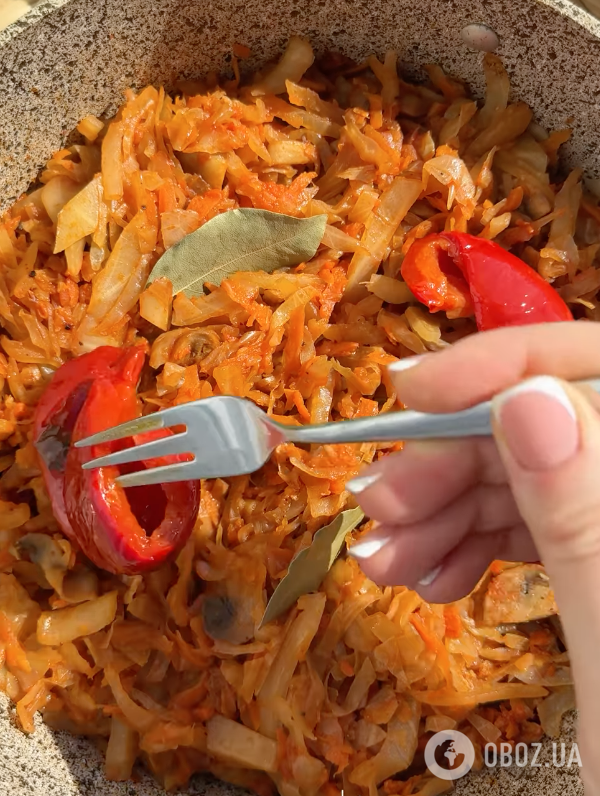 Тушкована капуста