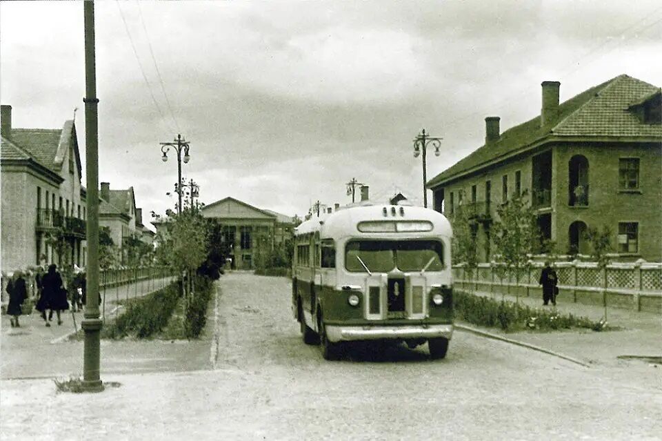 Якими були Суми у 1950-х: старі атмосферні фото
