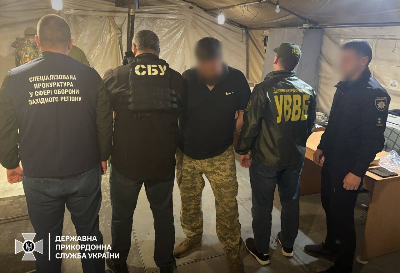 Организатор оформлял ухилянтов водителей и вносил в систему Шлях