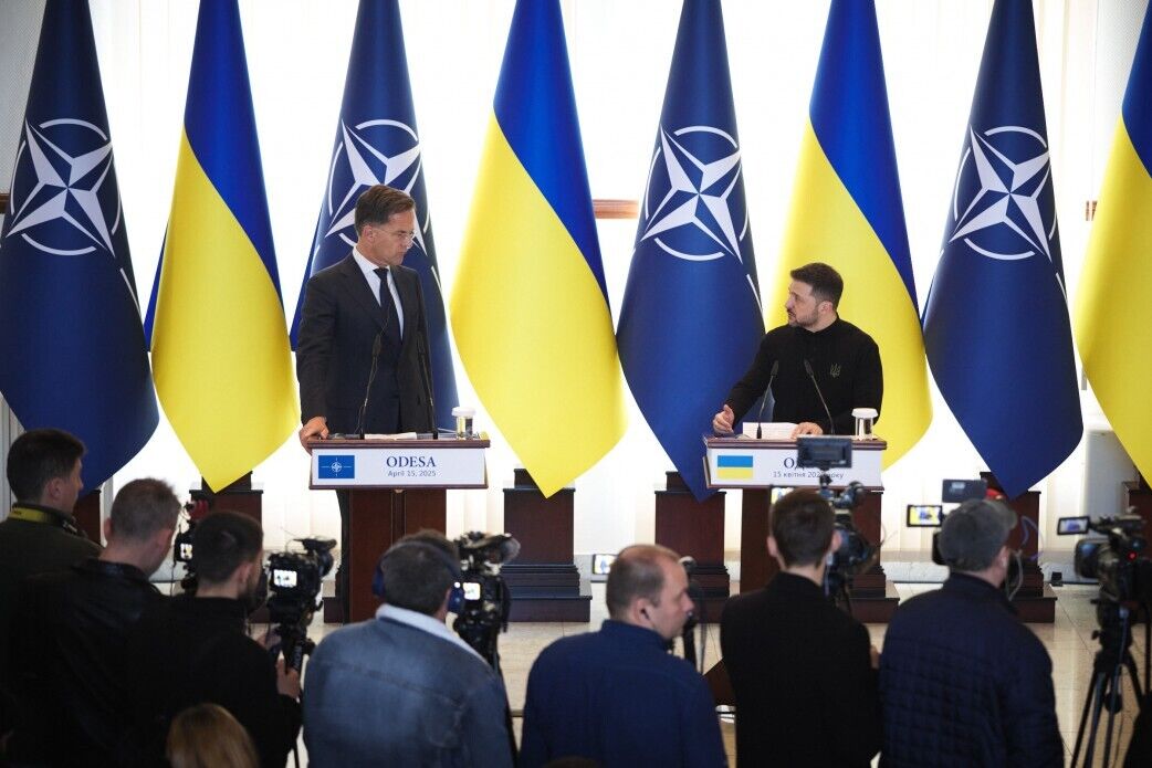 Рютте прибув в Україну і з Зеленським відвідав у шпиталі поранених військових: усі подробиці несподіваного візиту. Фото і відео