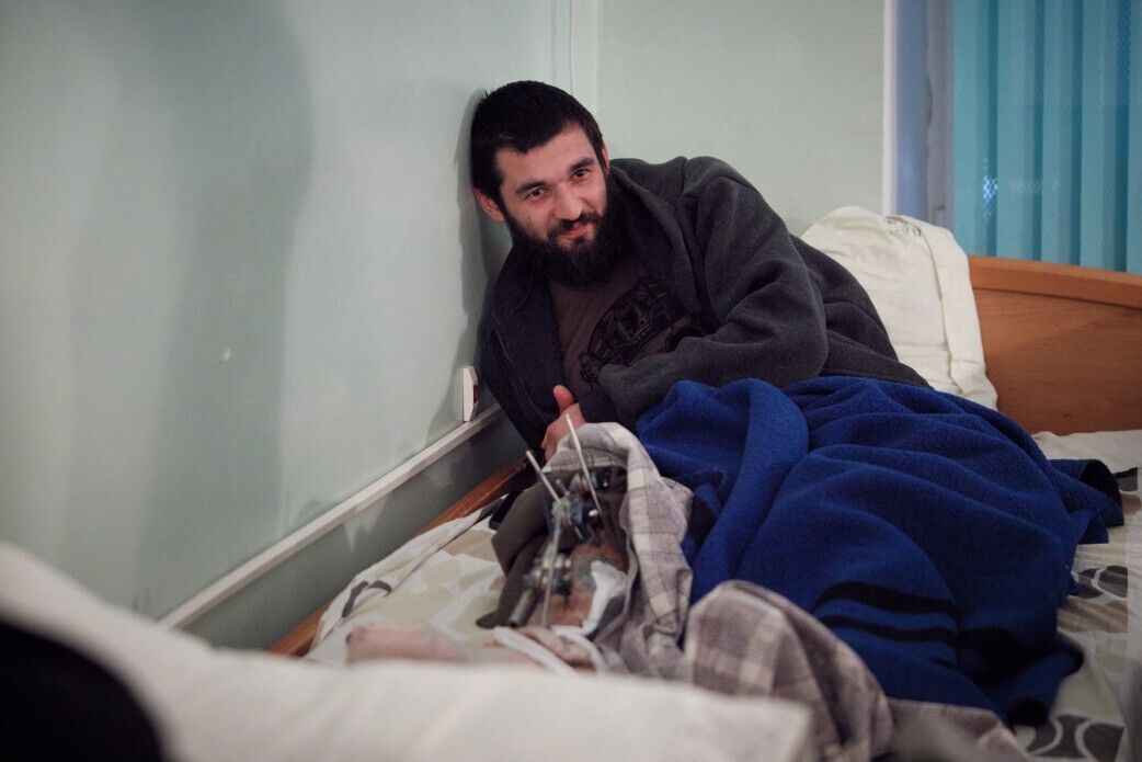 Рютте прибув в Україну і з Зеленським відвідав у шпиталі поранених військових: усі подробиці несподіваного візиту. Фото і відео