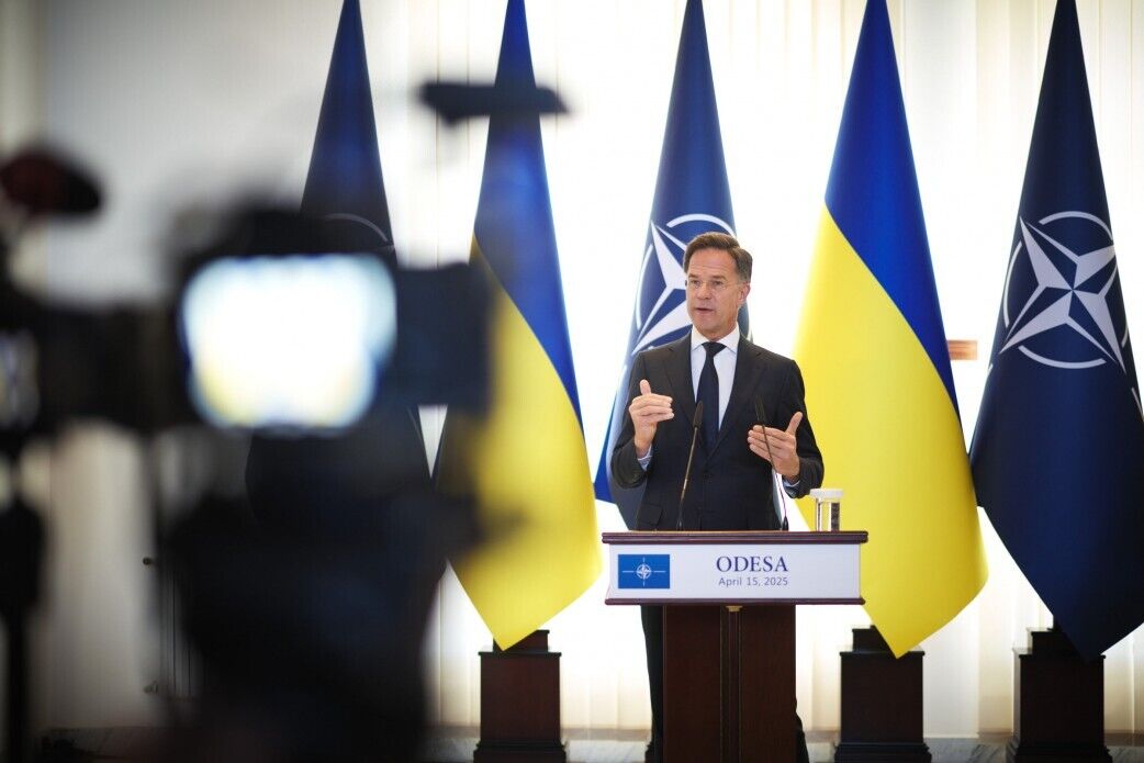 Рютте прибув в Україну і з Зеленським відвідав у шпиталі поранених військових: усі подробиці несподіваного візиту. Фото і відео