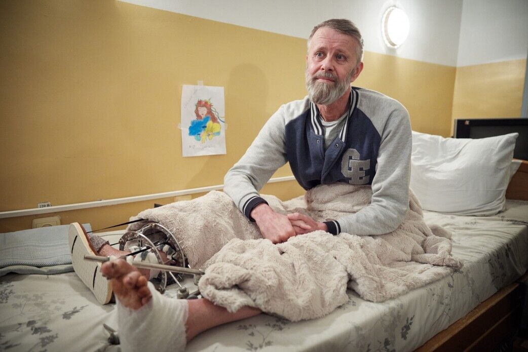 Рютте прибув в Україну і з Зеленським відвідав у шпиталі поранених військових: усі подробиці несподіваного візиту. Фото і відео