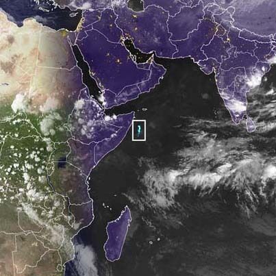 Более 400 лет моряки видят странное сияние в океане: ученые приблизились к разгадке