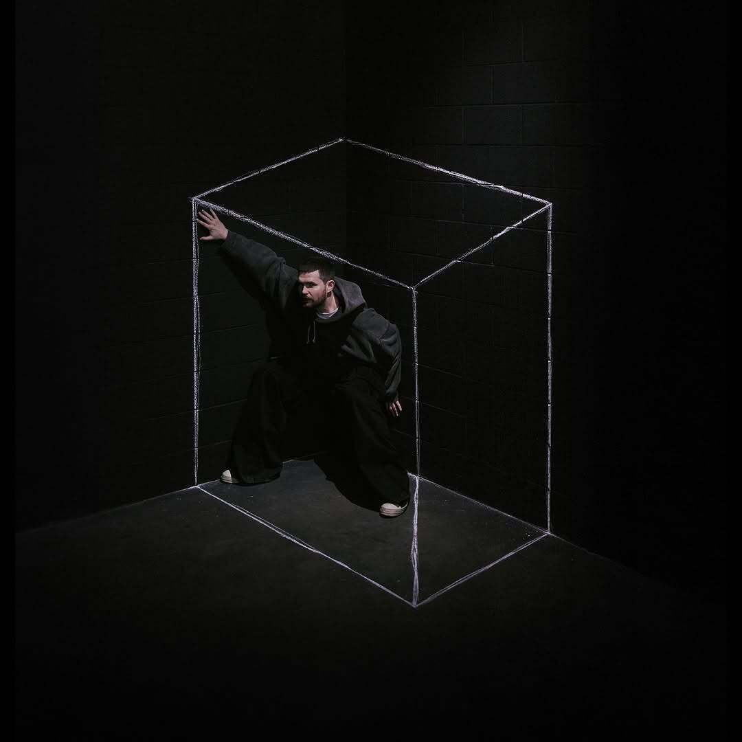 В Киеве появилось граффити в поддержку Noize MС: неравнодушные украинцы его усовершенствовали и оставили послание для россиян