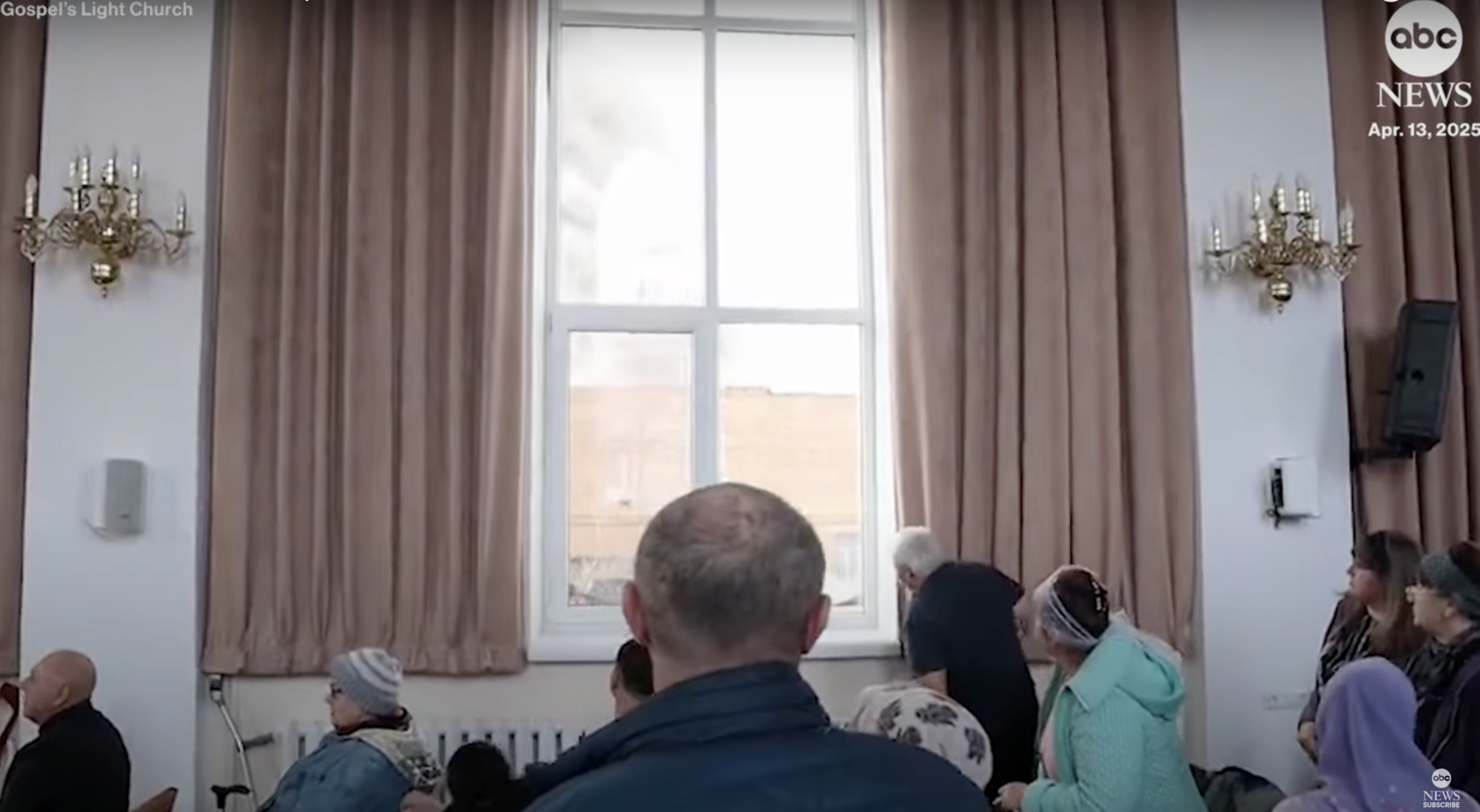 "Давайте молиться": в сети показали кадры из церкви в Сумах во время российского удара в Вербное воскресенье. Видео