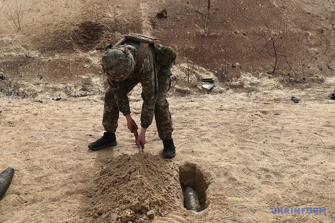 Можна знешкодити будь-які боєприпаси: на Харківщині військові застосовують новий для України спосіб розмінування. Фото і відео
