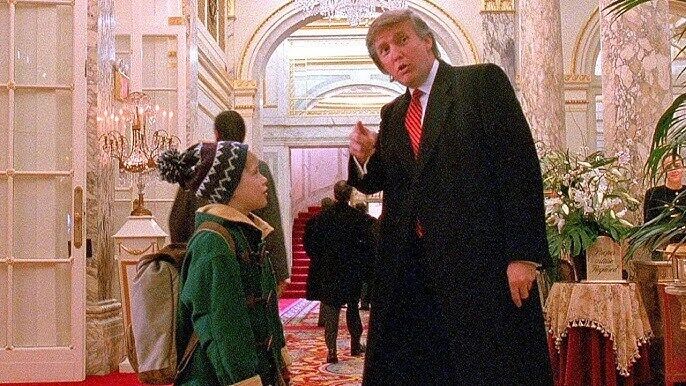 Режиссер фильма "Один дома 2", в котором снялся Трамп, придумал способ проучить президента США, но побоялся мести: меня выгонят из страны