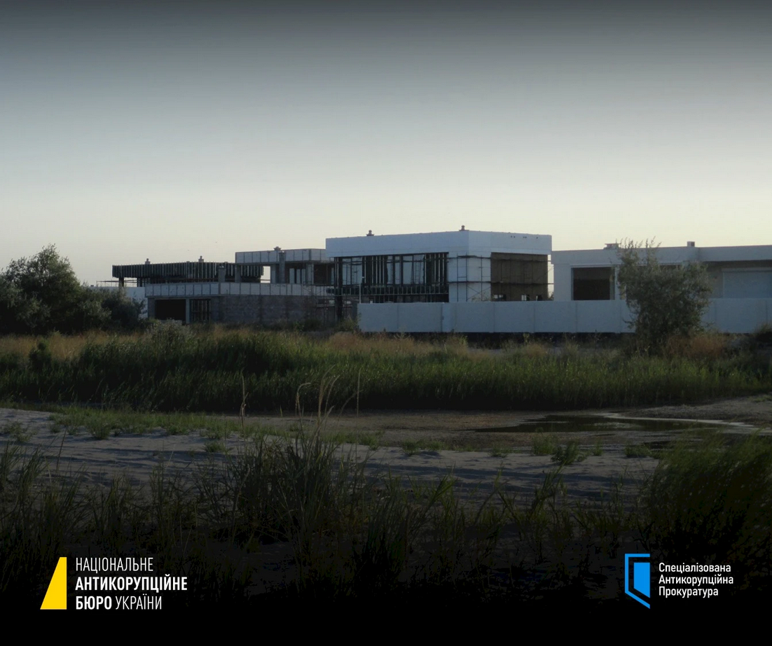 Смирнова викрили на легалізації незаконно придбаних коштів та одержанні хабара в особливо великому розмірі