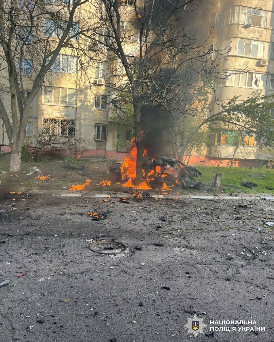 "Бьют просто по домам": оккупанты атаковали Херсон из авиации и артиллерии, есть жертва и пострадавшие. Видео