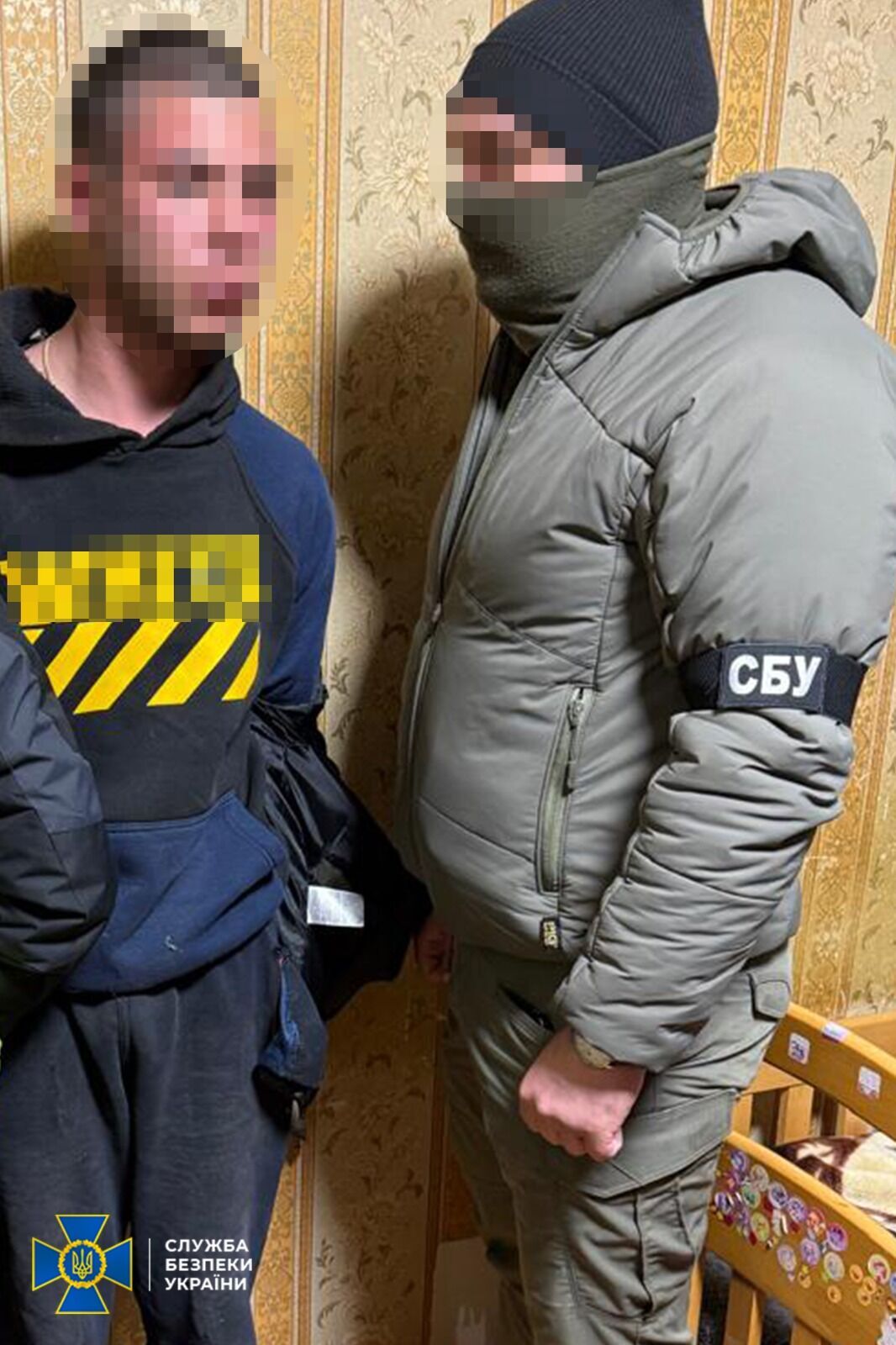 Поджигали авто ВСУ по заказу спецслужб РФ: в Киеве задержали двух злоумышленников. Фото и видео