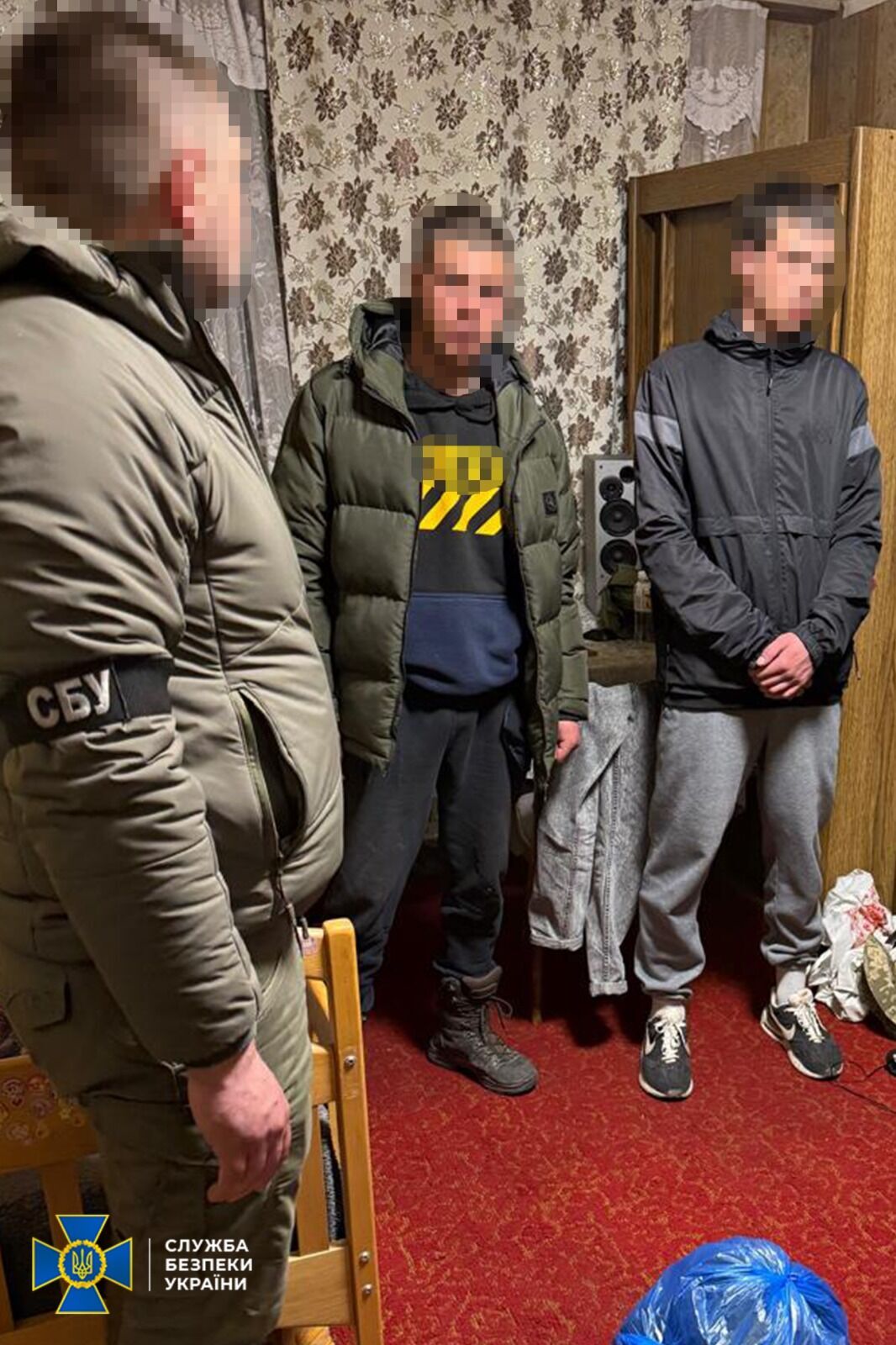 Поджигали авто ВСУ по заказу спецслужб РФ: в Киеве задержали двух злоумышленников. Фото и видео