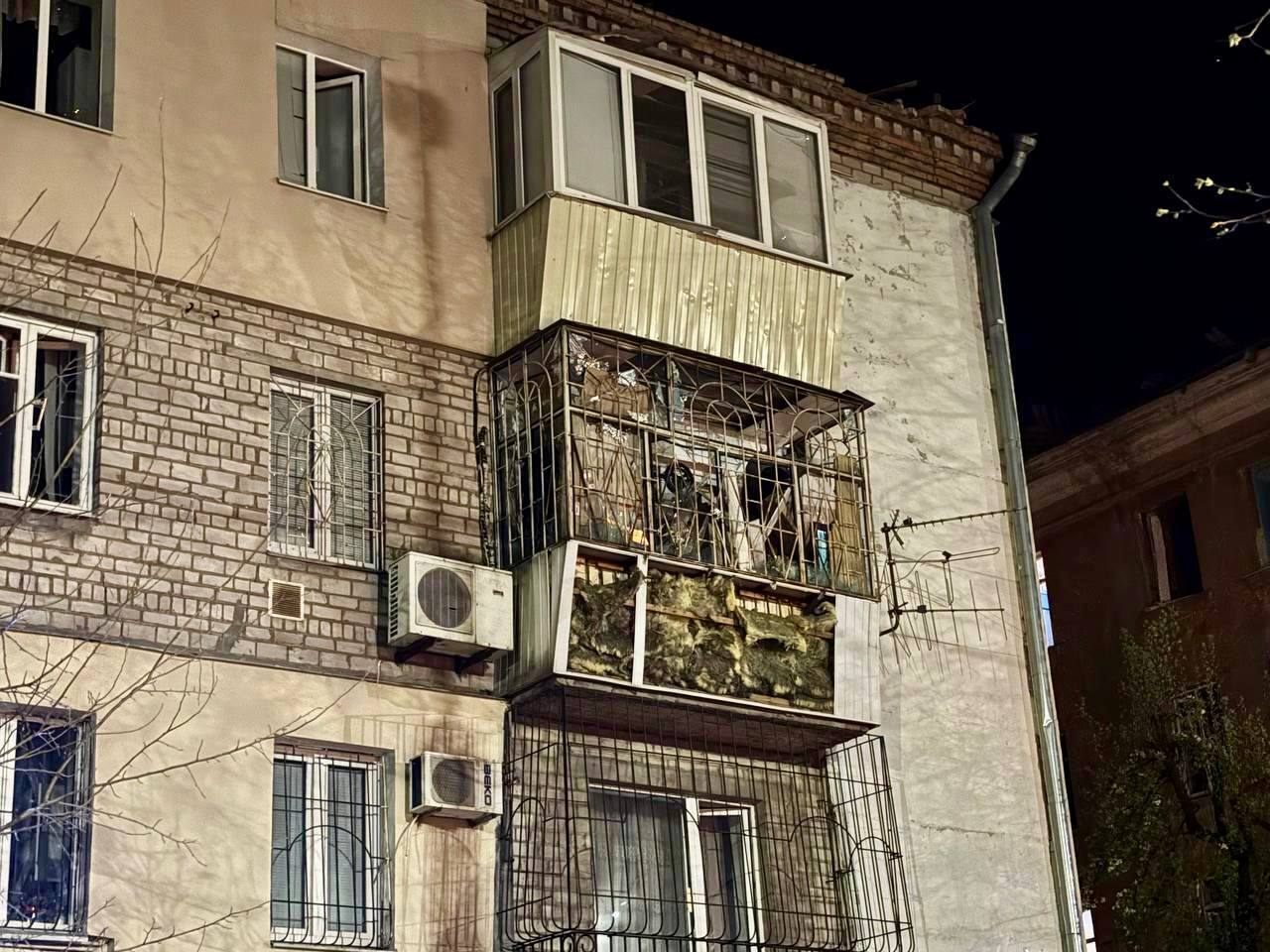 Росія масовано атакувала Дніпро "Шахедами": в місті спалахнуло кілька пожеж, серед загиблих – дитина. Фото