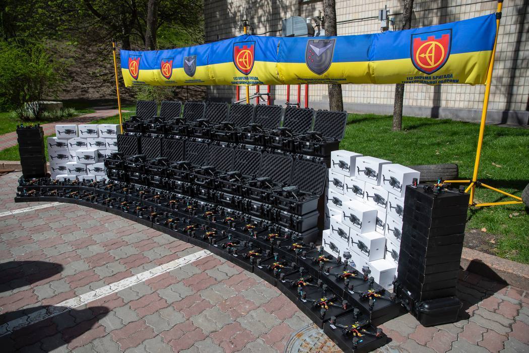 Ще 1800 дронів: Кличко передав захисникам на фронт ще одну партію допомоги від Києва. Фото