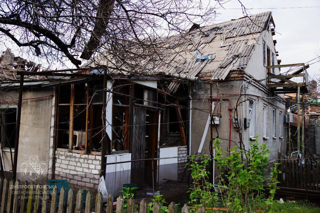 Росія масовано атакувала Дніпро "Шахедами": в місті спалахнуло кілька пожеж, серед загиблих – дитина. Фото