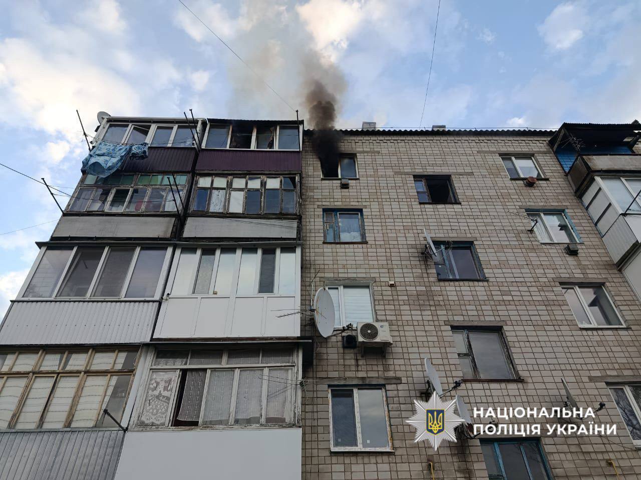 В Киевской области женщина выпала с балкона горящей квартиры на пятом этаже. Подробности и фото