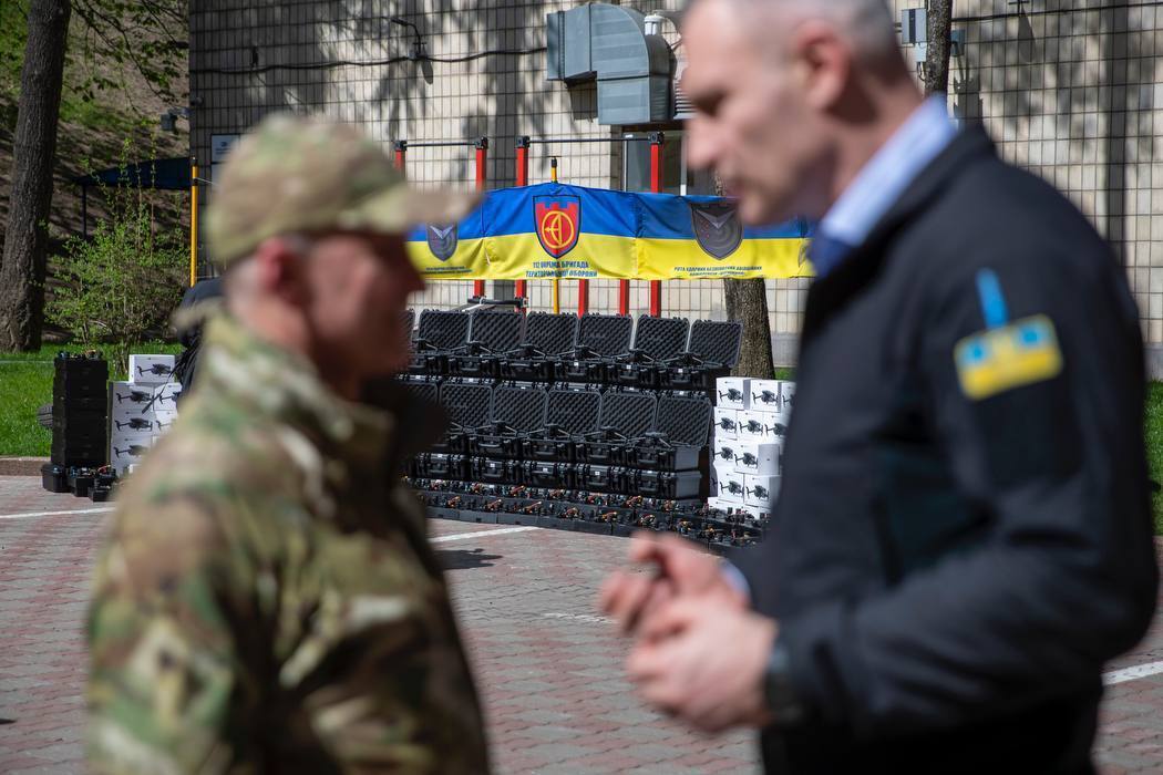 Ще 1800 дронів: Кличко передав захисникам на фронт ще одну партію допомоги від Києва. Фото