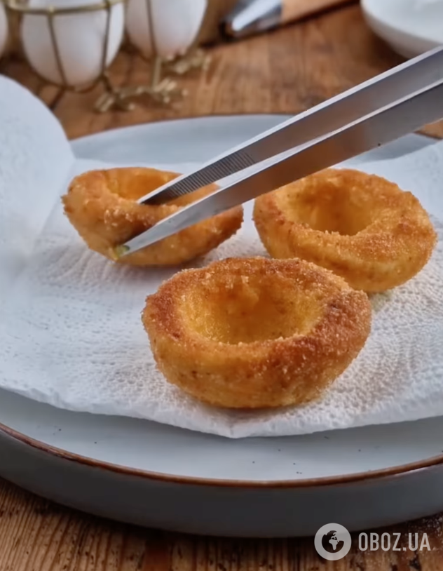 Жареные яйца в кляре