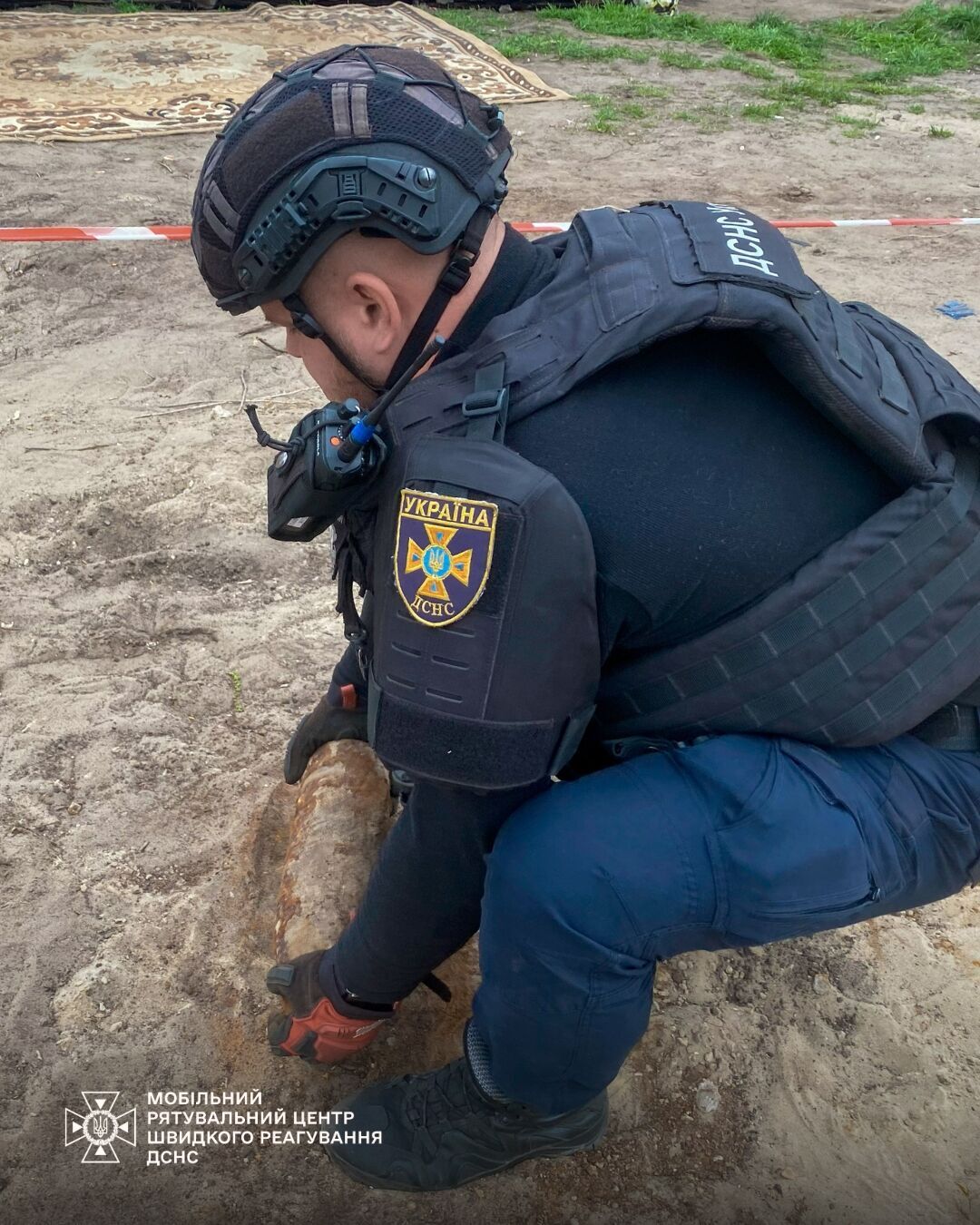 В Киеве на Дарнице во время строительства дороги обнаружили взрывоопасный "сюрприз". Подробности и фото