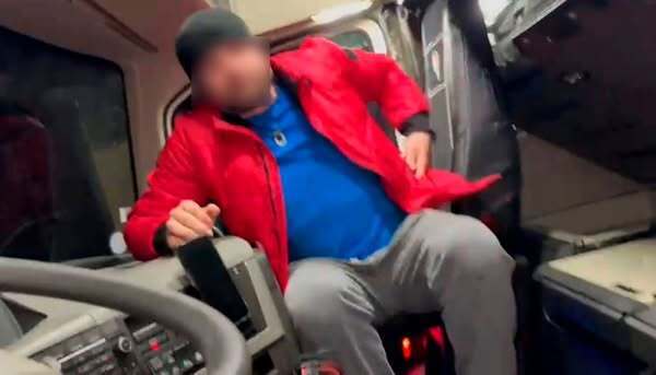 Сховався під ковдрою: польського далекобійника відправили за ґрати за спробу вивезти українця за кордон. Фото і відео