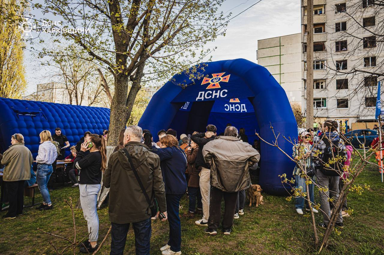 "Нужно быть откровенной сволочью, чтобы сделать такое": Зеленский сказал, какими ракетами Россия обстреляла Харьков в Страстную пятницу. Фото