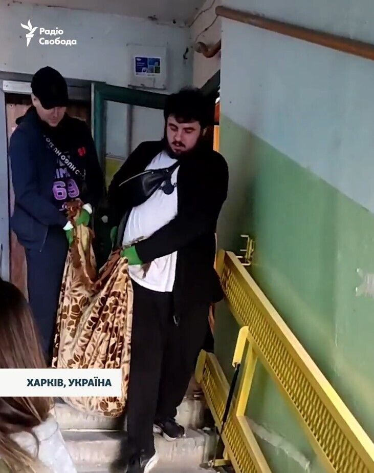 "Да будет проклят Путин": жительница Харькова показала, как выглядит ее квартира после ракетного удара РФ. Видео