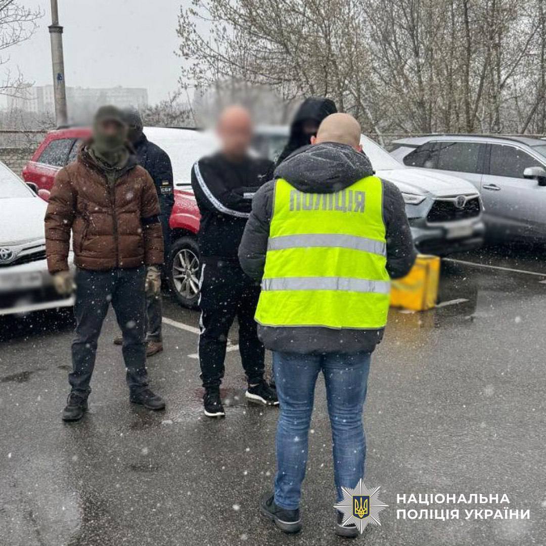 У Києві працівник Конституційного суду організував схему ухилення від мобілізації. Фото та подробиці