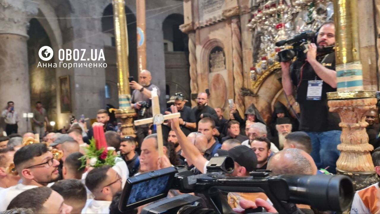 Тисячі людей чекатимуть дива: хто може потрапити  на церемонію сходження Благодатного вогню в Єрусалимі і як все відбувається

