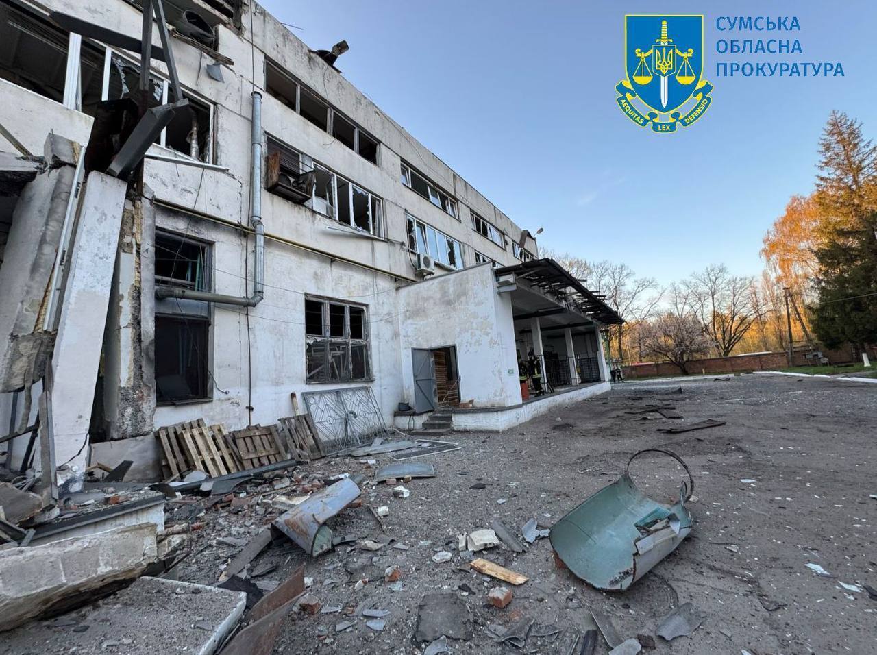 Оккупанты атаковали производство пасок в Сумах: погиб мужчина, приехавший за продукцией. Фото и видео