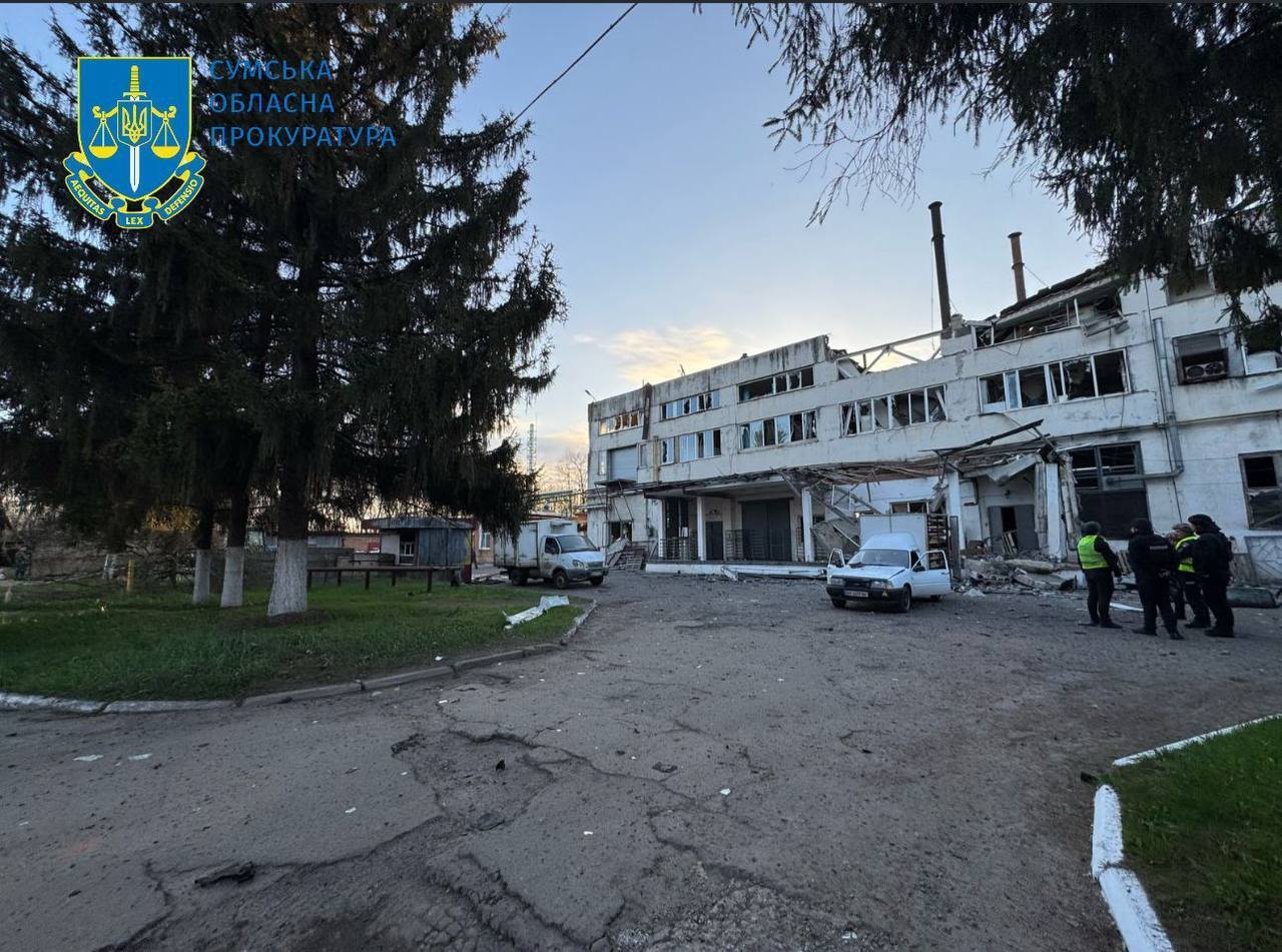 Оккупанты атаковали производство пасок в Сумах: погиб мужчина, приехавший за продукцией. Фото и видео