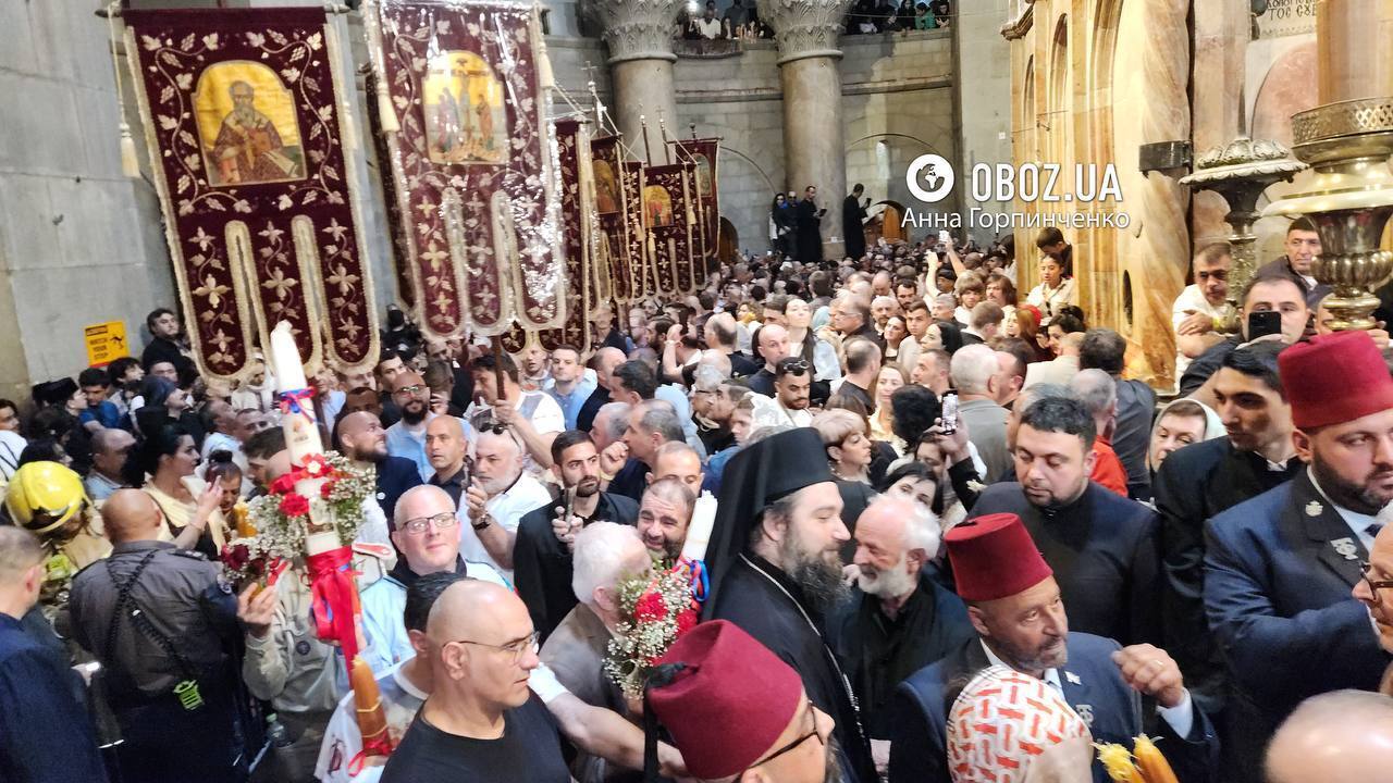 В Иерусалиме сошел Благодатный огонь. Фоторепортаж из храма Гроба Господня