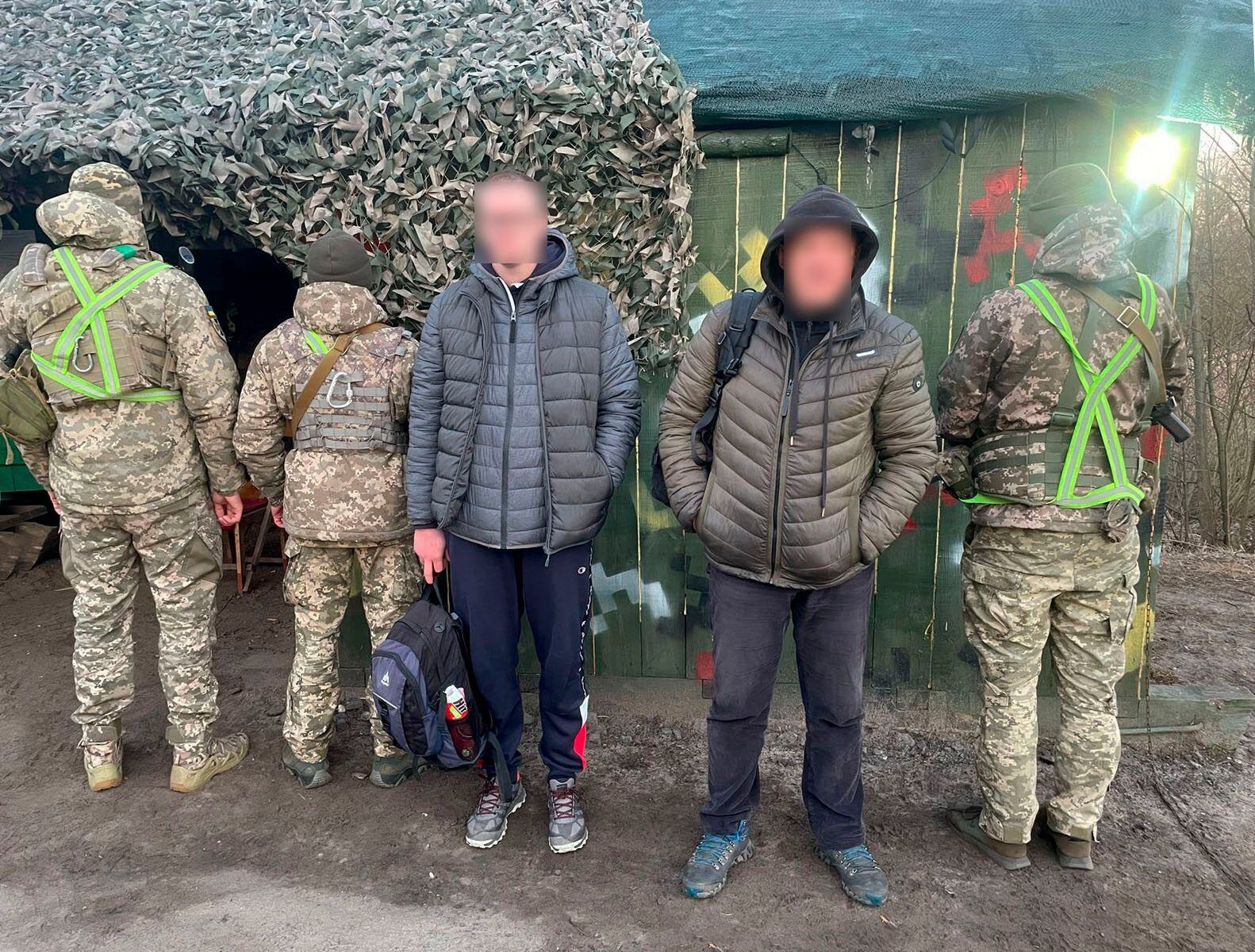 На Волині прикордонники затримали шістьох чоловіків, які хотіли незаконно перетнути кордон: що їм загрожує