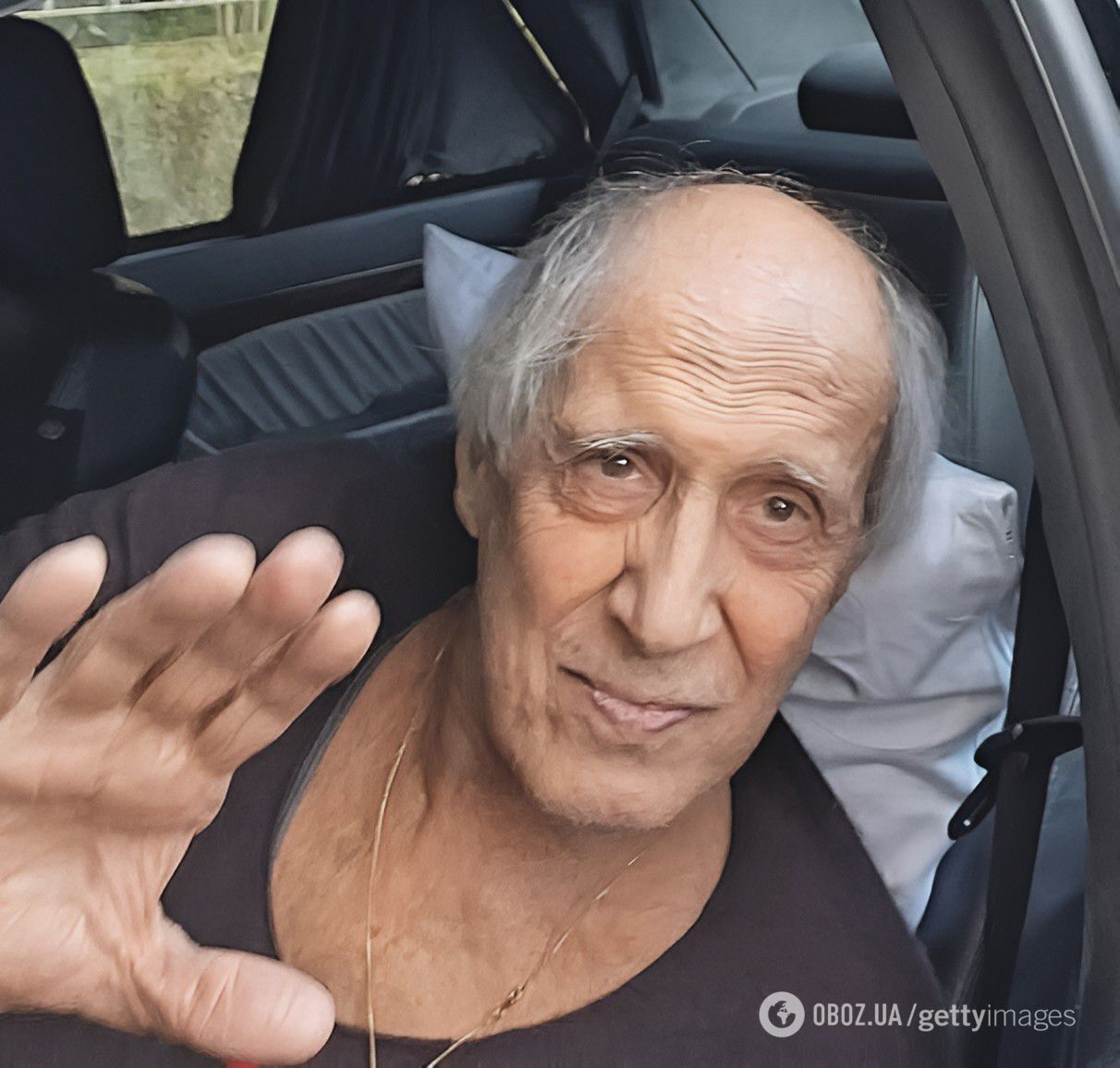 Поседел и потерял часть волос: в сети всплыло свежее фото 87-летнего Адриано Челентано без очков