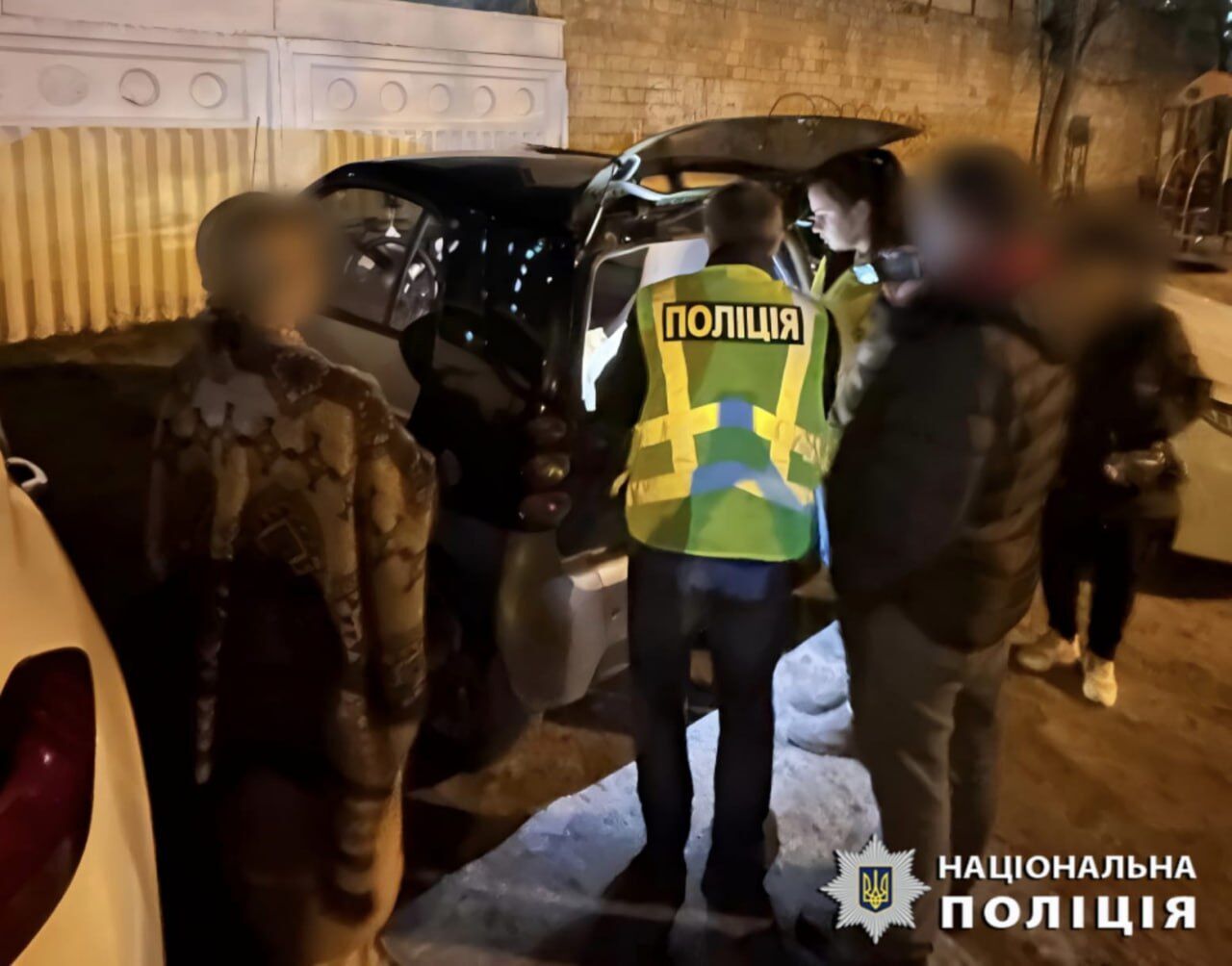Чиновник одного из ТЦК Киева с напарником переправляли уклонистов через границу. Подробности и фото
