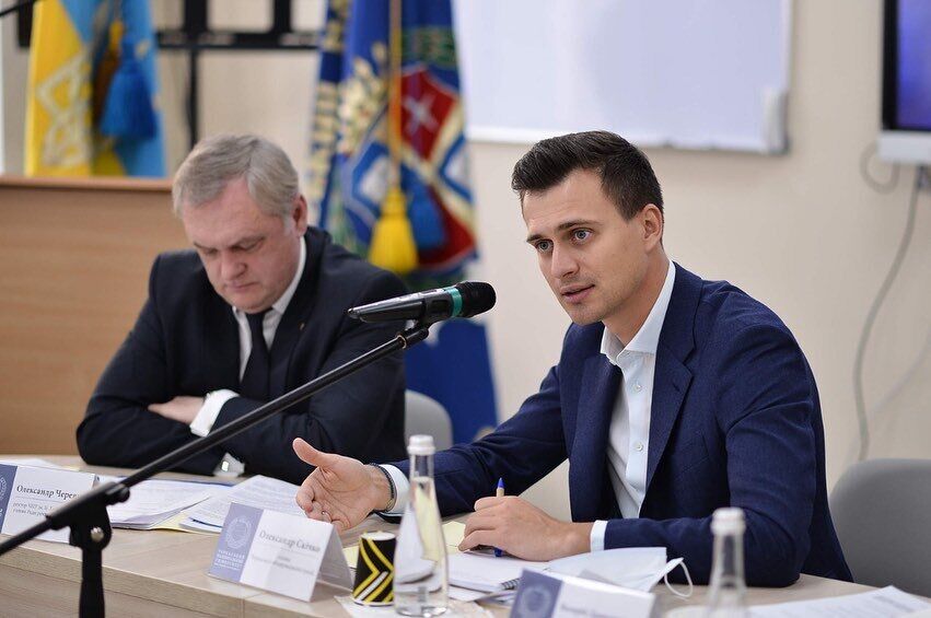 Куда исчез Александр Скичко, который был ведущим Евровидения в Украине, но пошел в политику