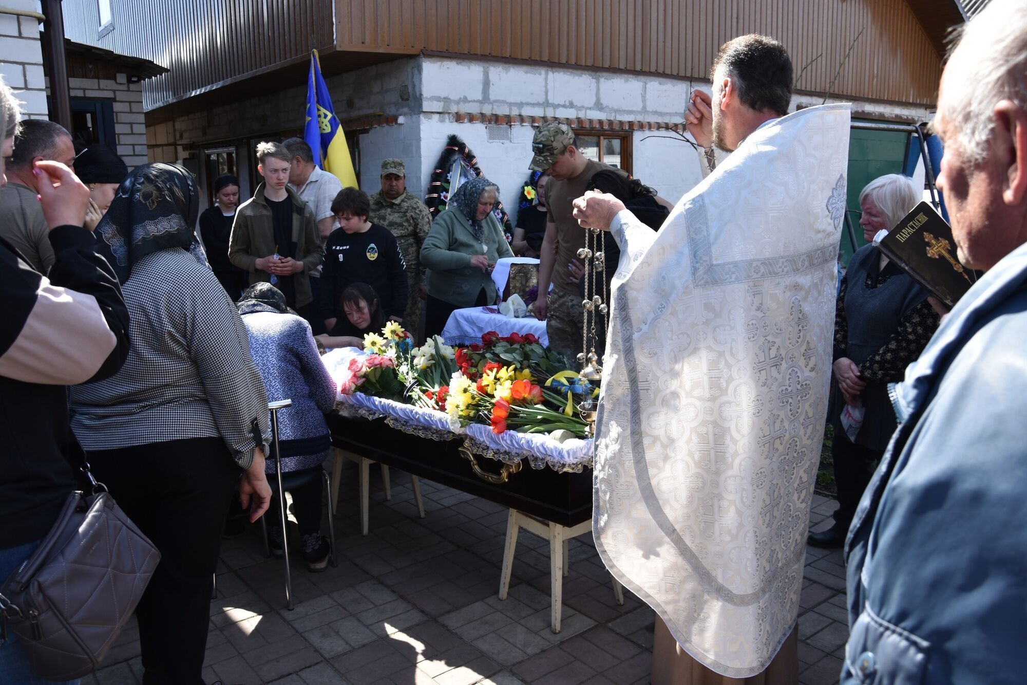 Захищав Україну з 2014 року: на Чернігівщині провели в останню путь Героя Сергія Кияницю. Фото
