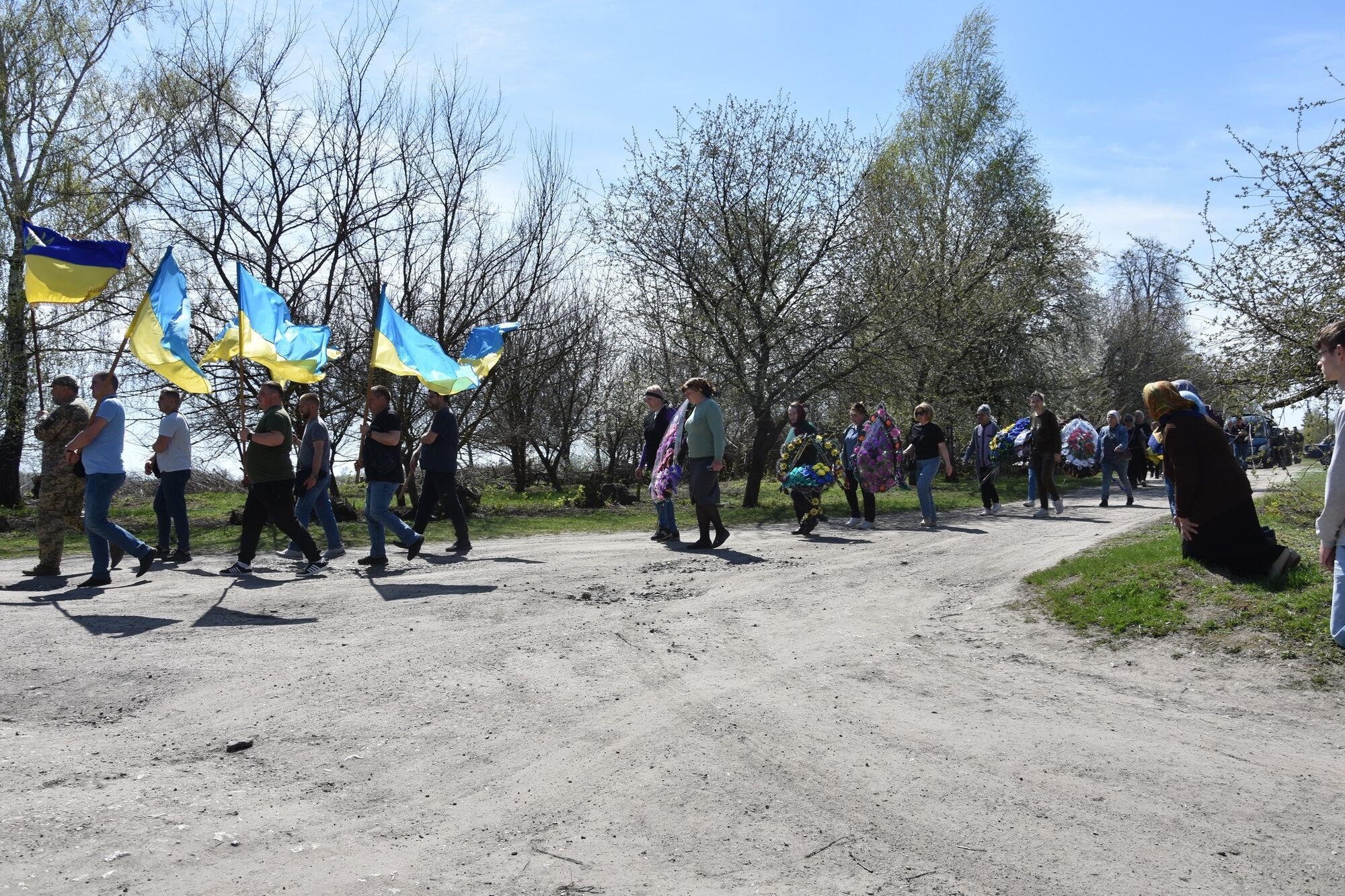 Захищав Україну з 2014 року: на Чернігівщині провели в останню путь Героя Сергія Кияницю. Фото
