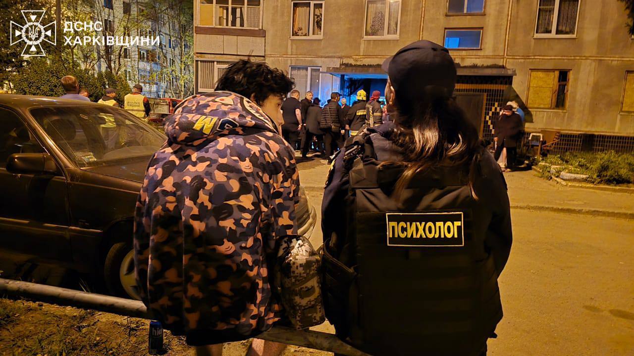 У Харкові сталася пожежа в 12-поверхівці: врятовано 15 людей. Фото

