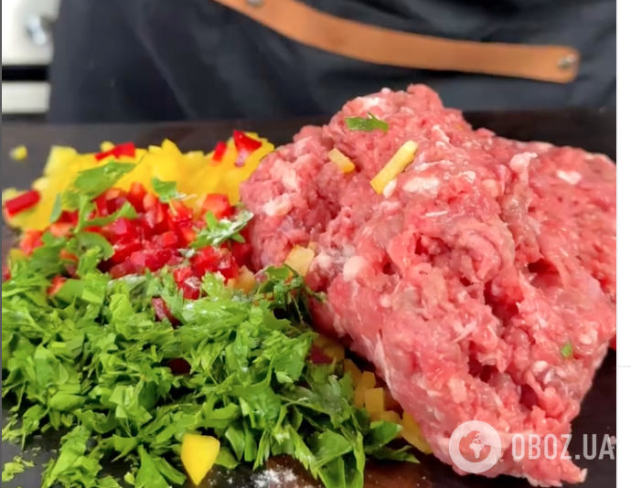 Мясной фарш с овощами и зеленью