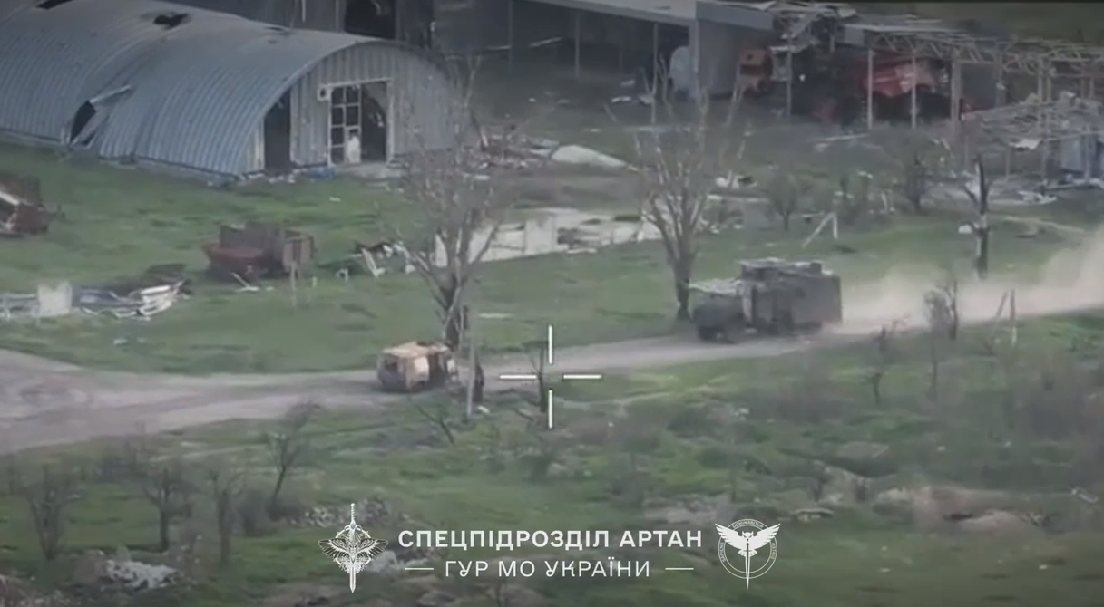 "Разобрали" на подступах: в ГУР показали эпические кадры уничтожения оккупантов, которые пошли на штурм на Запорожском направлении. Видео