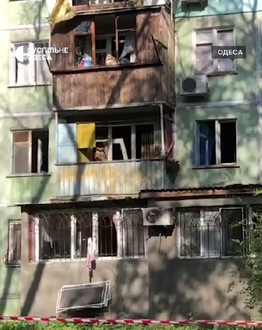 "Все посыпалось – с потолка, из окон": жительница Одессы рассказала о моменте вражеской атаки. Видео