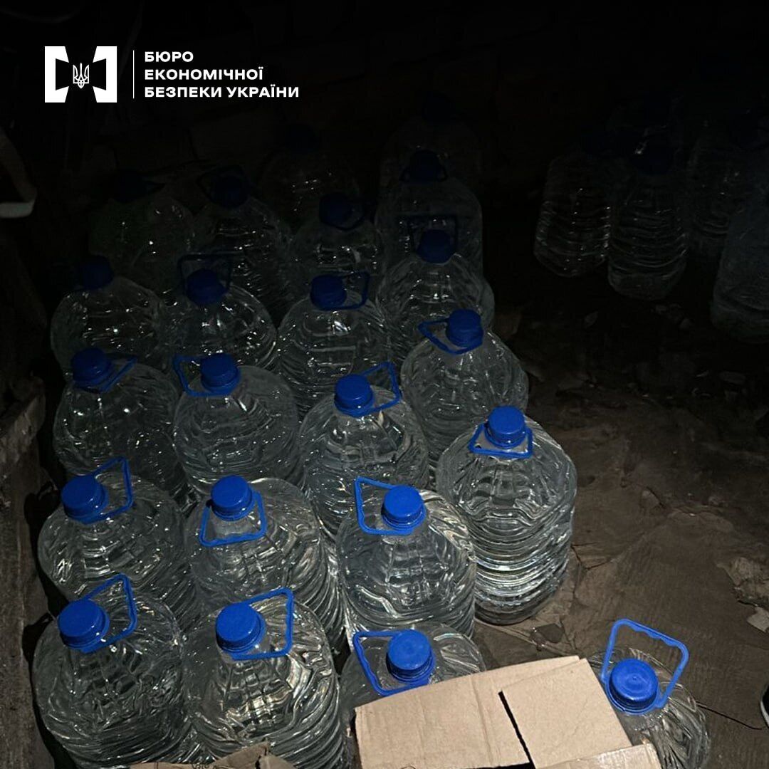 Фігуранти справи незаконно виробляли горілчані вироби