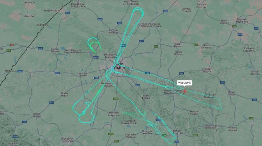 "Виконує певне завдання": у Повітряних силах пояснили, що за літак кружляє над Україною другу добу