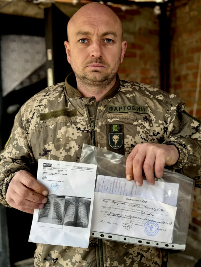 В одного з бійців трималася температура 40 градусів, кашляв кров’ю: журналіст The Times розслідує застосування ворогом хімзброї на півдні України