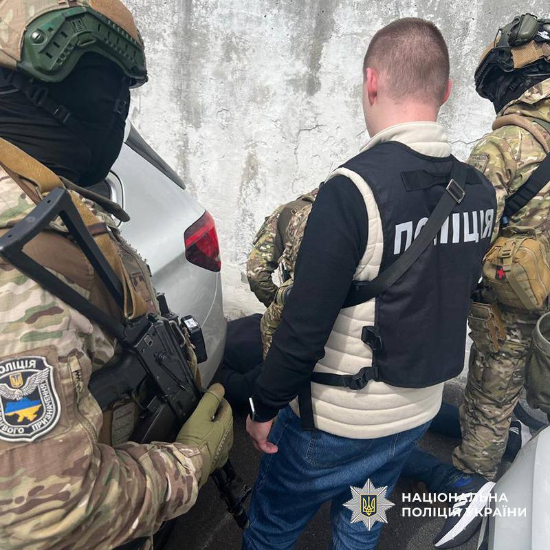 За $50 тис. продавав фейкові довідки ухилянтам: у Києві затримали організатора схеми. Фото
