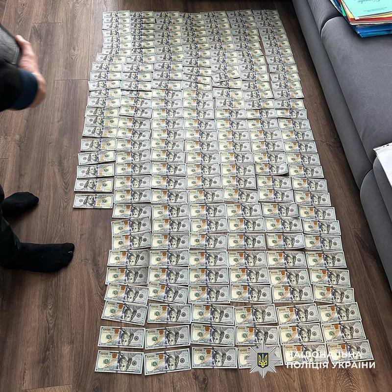 За $50 тис. продавав фейкові довідки ухилянтам: у Києві затримали організатора схеми. Фото
