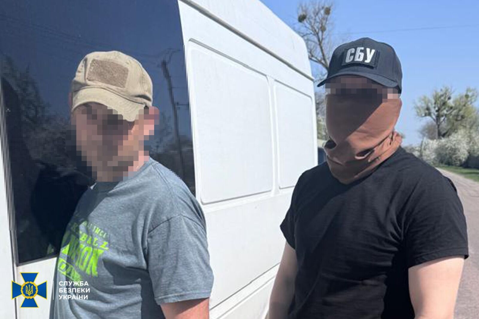 Перевозил уклонистов под водительским сиденьем автомобиля: в Киевской области разоблачили организатора схемы. Фото